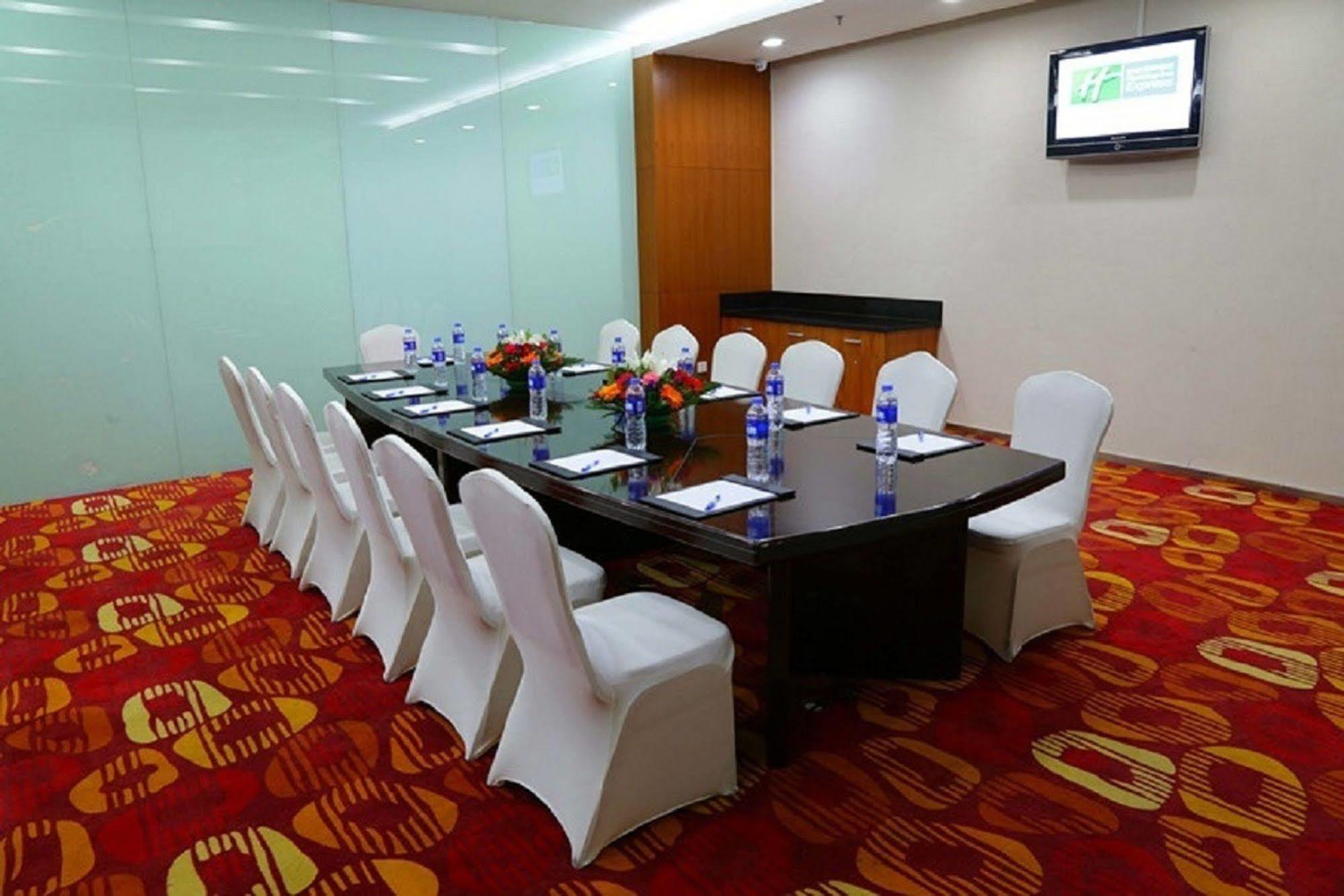 Holiday Inn Express Tianjin Binhai Extérieur photo